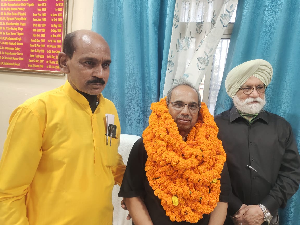 बुद्ध पीजी कालेज कुशीनगर के 22वें प्राचार्य बने प्रोफेसर ब्रजेश कुमार सिंह