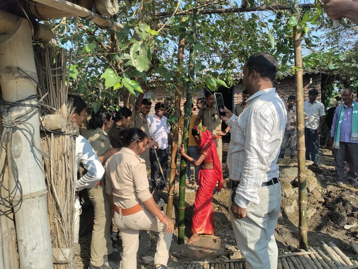पट्टा की भूमि पर कब्जा दिलाने पहुंची राजस्व व पुलिस टीम पर पथराव