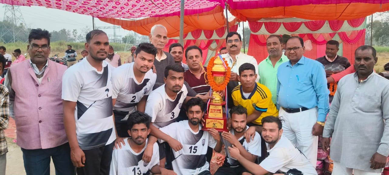 पडरौना ने गोरखपुर को 1-0 से पराजित कर जीता शील्ड