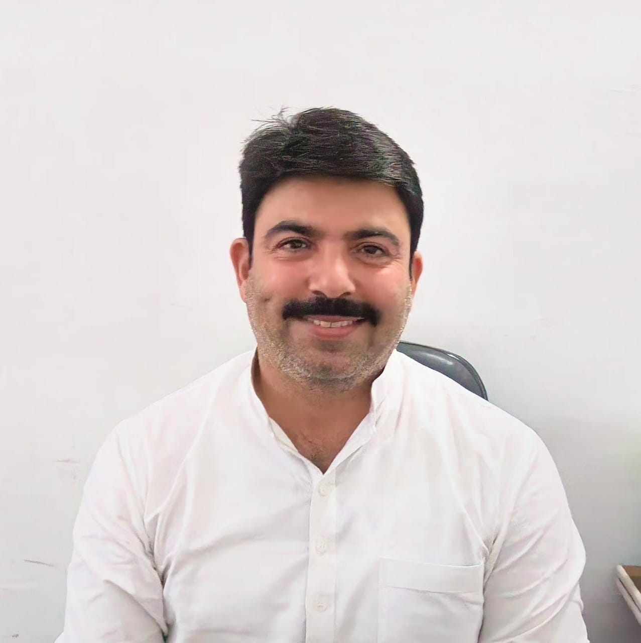 सपा के राष्ट्रीय स्तर के नेता कर रहे जाली नोट बांटने व बेचने का कृत्य : शलभमणि