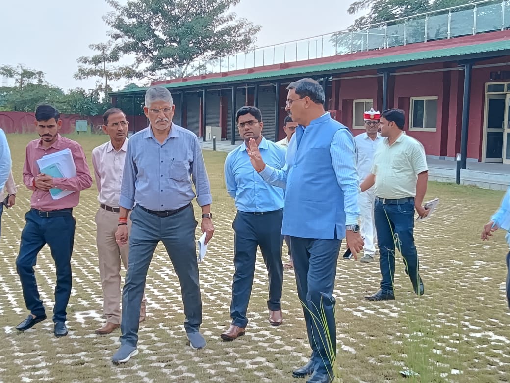 जिलाधिकारी ने किया पर्यटन विभाग की संचालित/ स्वीकृत परियोजनाओं के प्रगति की स्थलीय समीक्षा