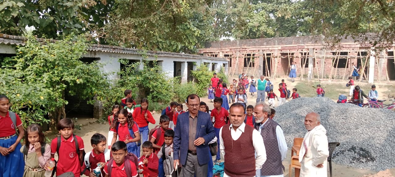 बीईओ ने बंद कराया बिना मान्यता का विद्यालय