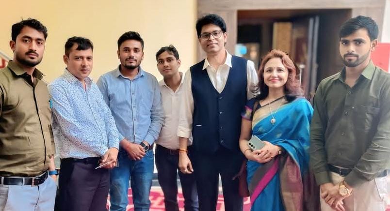 कुशीनगर के होम्योपैथिक चिकित्सकों को लखनऊ में किया गया सम्मानित 👉 होम्योशक्ति - 2025 कार्यक्रम में उपमुख्यमंत्री बृजेश पाठक रहे मुख्य अतिथि 👉 होम्योपैथी को एक भरोसेमंद चिकित्सा विकल्प बताया