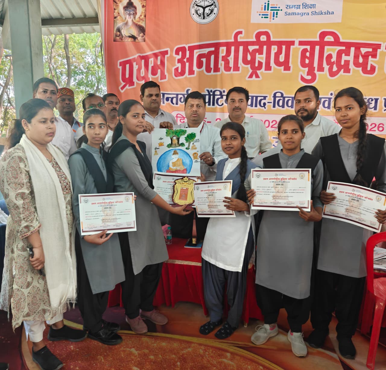 कांक्लेव महोत्सव में छात्राओं ने पेंटिंग और डायलॉग में दिखाई अपनी प्रतिभा👉प्रतियोगिता में 37 माध्यमिक, 56 बेसिक, एक डायट और तीन प्रशिक्षु विद्यालय सहित 1200 छात्राओं ने किया प्रतिभाग 👉 इस कार्यक्रम के नोडल बीएसए और जिला विद्यालय निरिक्षक
